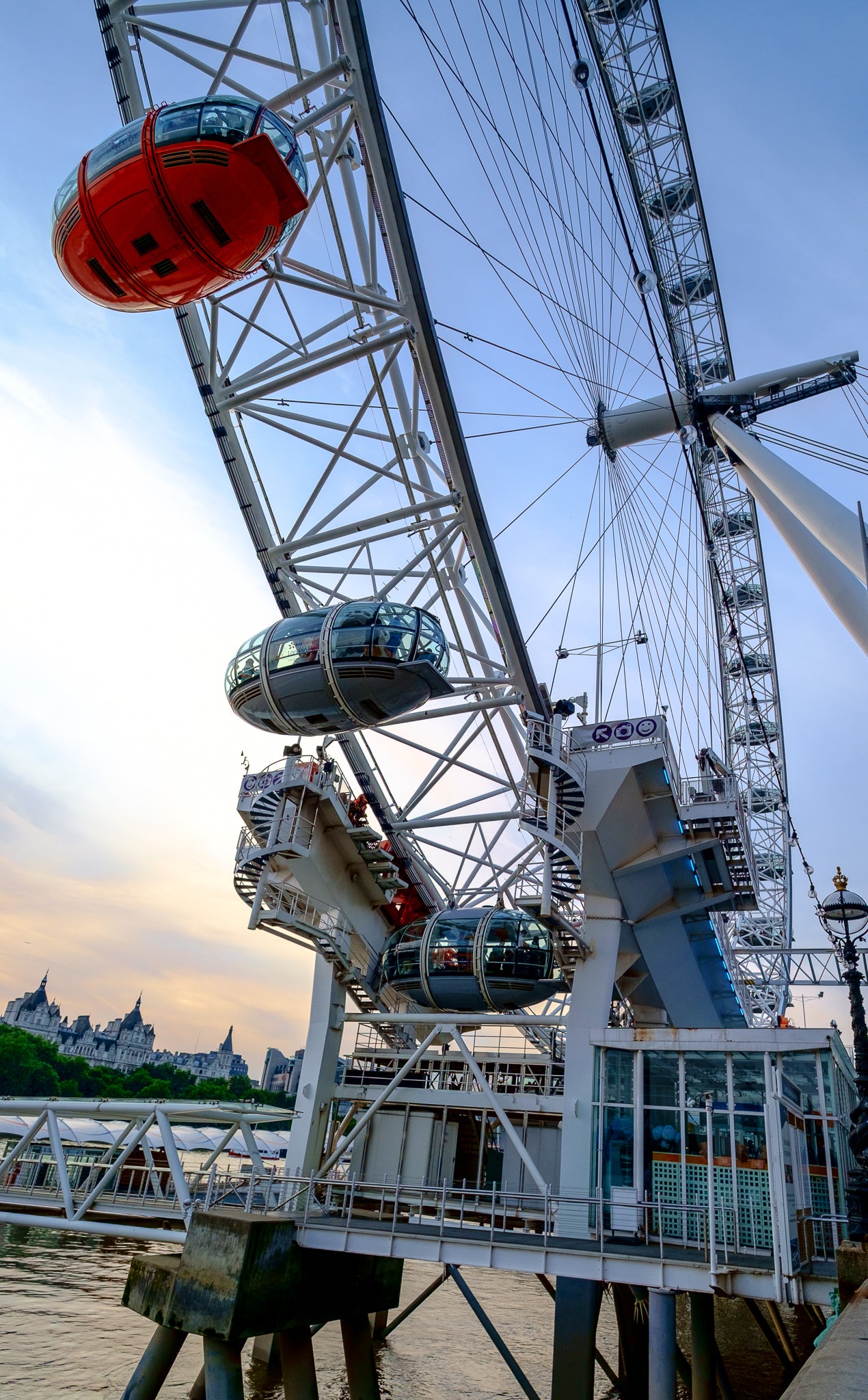 Close-up of the London Eye Ferris wheel with a clear sky background; photo by Rick Graves